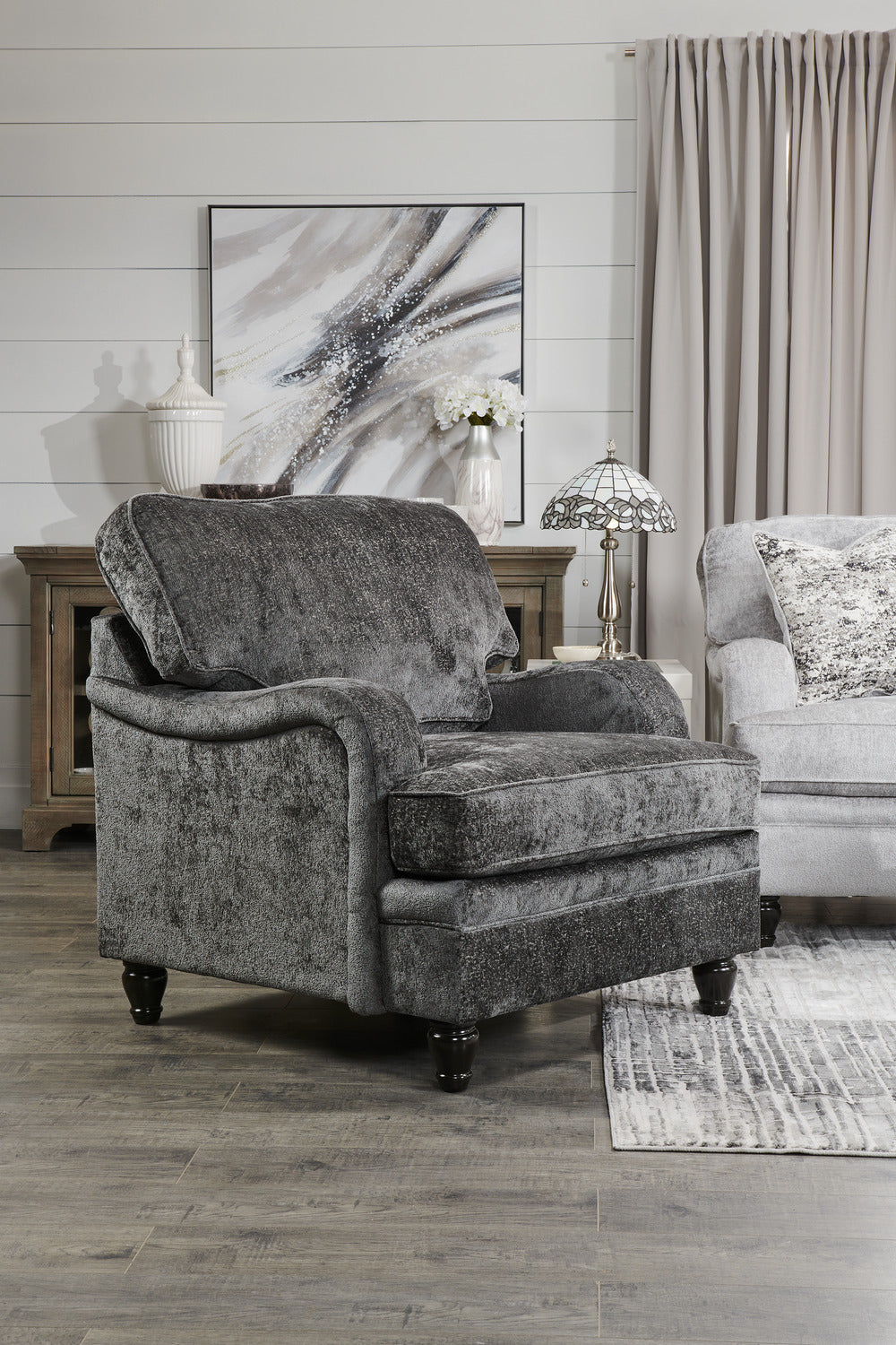 Made in Canada Bellmont 38" Chenille Fabric Chair with Wood Legs - Charcoal Grey | Fauteuil Bellmont de 38 po fabriqué au Canada en tissu de chenille avec pattes en bois - gris anthracite