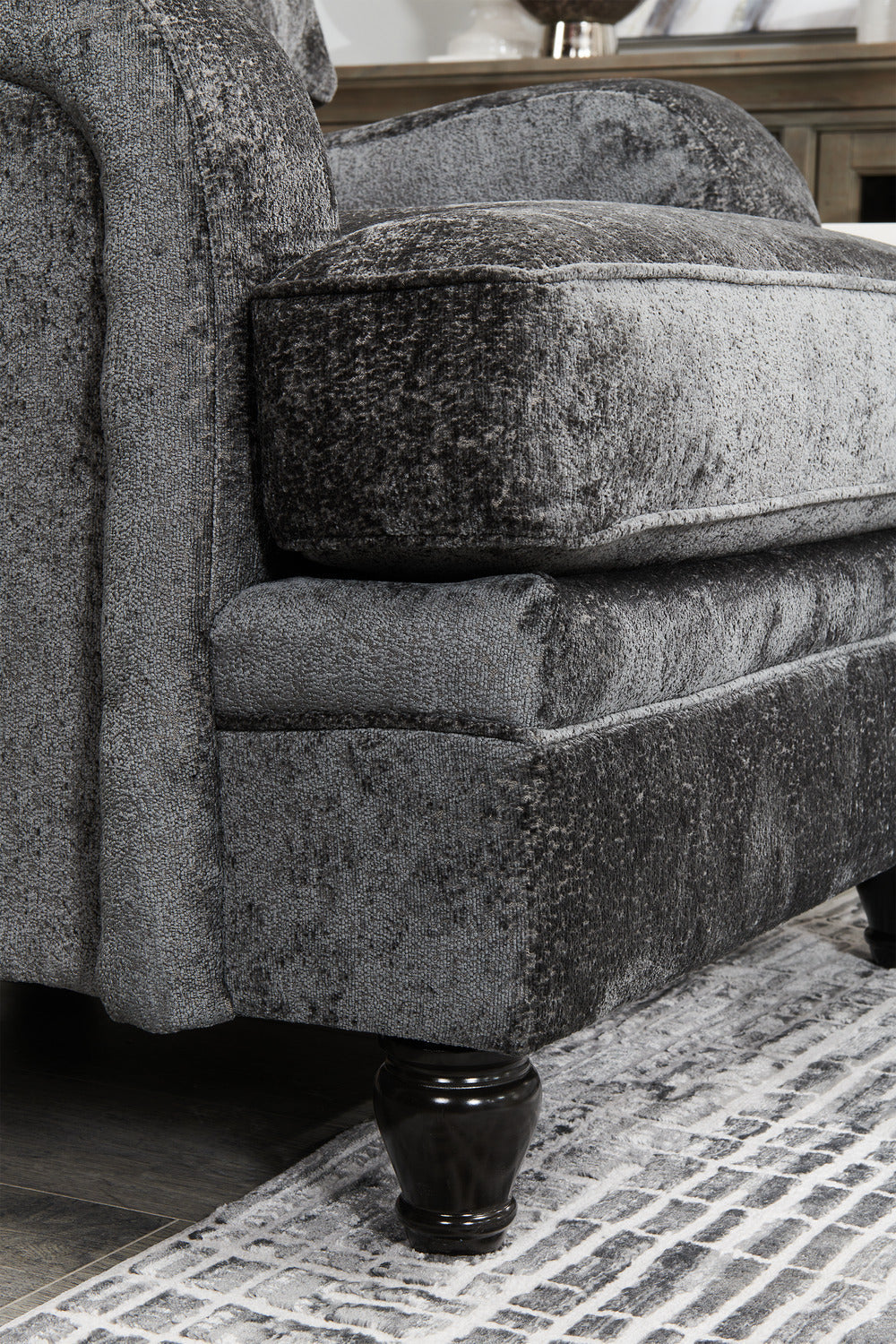 Made in Canada Bellmont 38" Chenille Fabric Chair with Wood Legs - Charcoal Grey | Fauteuil Bellmont de 38 po fabriqué au Canada en tissu de chenille avec pattes en bois - gris anthracite