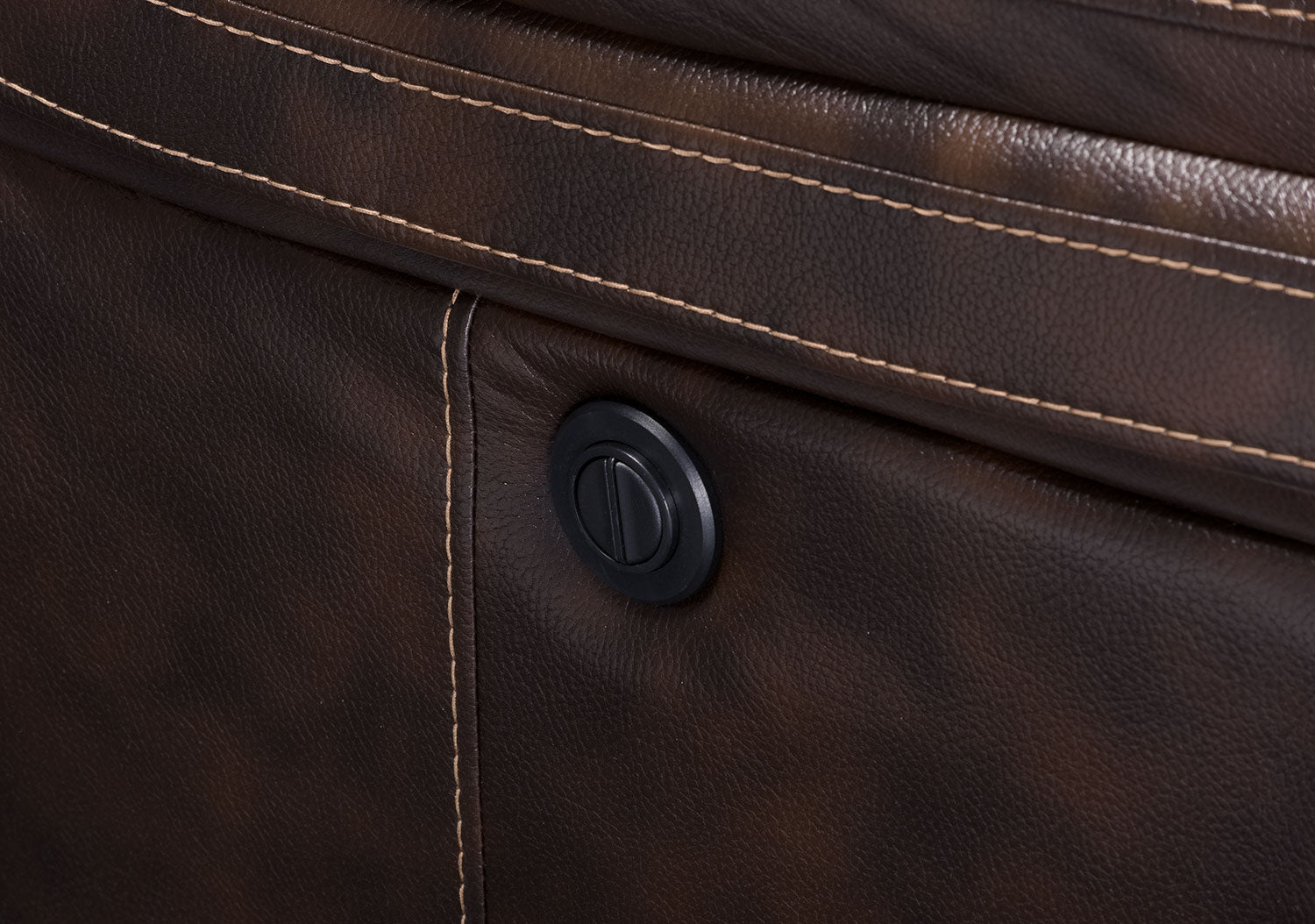 Leo 41" Leather-Look Fabric Power Reclining Chair - Walnut Brown | Fauteuil à inclinaison électrique Leo de 41 po en tissu d’apparence cuir - brun noyer
