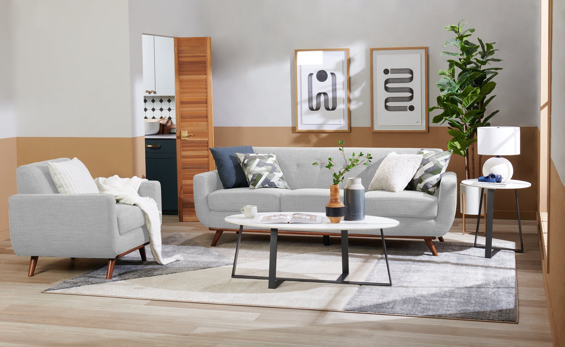 Kort & Co. Freeman 37" Linen-Look Fabric Chair with Wood Legs and Tufted Back Cushion - Dove White | Fauteuil Freeman Kort & Co. de 37 po en tissu d’apparence lin avec pattes en bois et coussin de dossier capitonné - blanc colombe