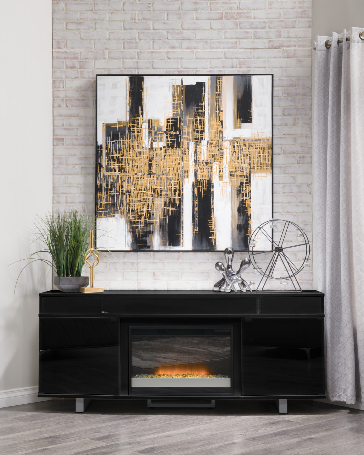 Odesos 72" Modern Electric Fireplace TV Stand with Storage and Cable Management for TVs up to 80"- |Meuble pour téléviseur moderne Odesos de 72 po avec foyer électrique, rangement et système de gestio